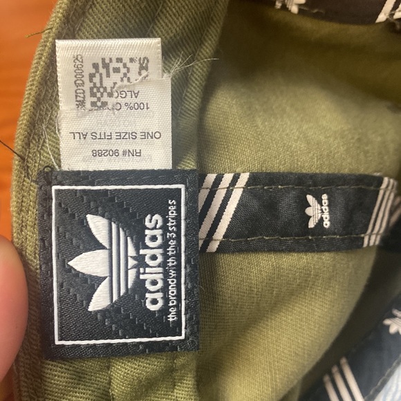 ADIDAS baseball cap - Picture 3 of 3